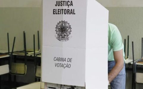 MT:   Juíza vê “direito subjetivo” e absolve eleitor de Mato Grosso que filmou seu voto durante eleição de 2022