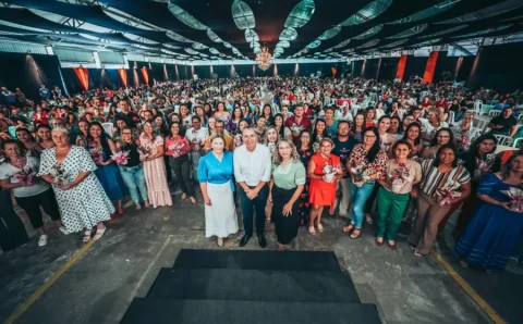 MT:   Mais de 1.400 profissionais da educação participaram da abertura do ano letivo