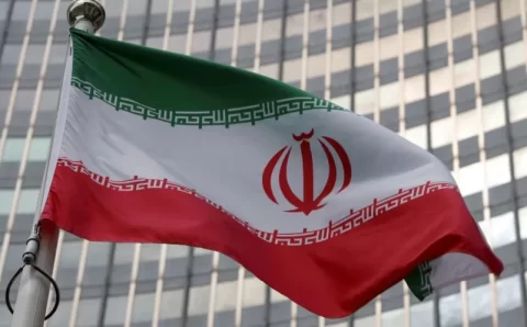 Irã enfrenta “guerra total” com agente “inimigo”, diz comandante em meio a tensões no Oriente Médio