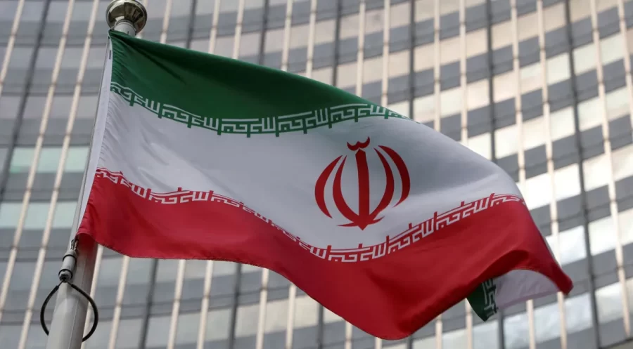 Irã enfrenta “guerra total” com agente “inimigo”, diz comandante em meio a tensões no Oriente Médio