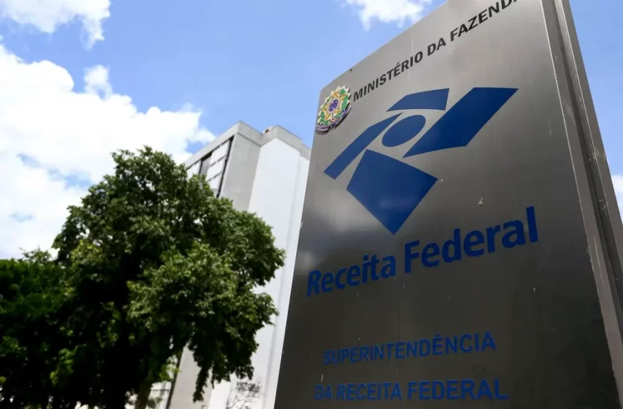 Leilão da Receita Federal terá celular a R$ 450 e carro por R$ 13 mil; veja como participar