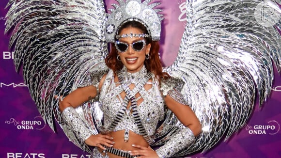 Anitta causa polêmica no Carnaval do Rio com desfile inédito e vira alvo de críticas de sambistas: ‘Tiro no pé