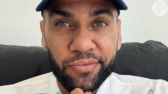 Julgamento de Daniel Alves: Justiça espanhola contraria defesa do jogador, permite imprensa e abre exceção sobre vítima