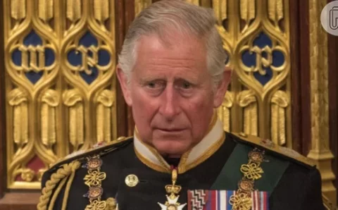 Rei Charles III com câncer vai ser substituído do trono? Entenda como possível afastamento une Príncipe William e a madrasta, Rainha Camilla