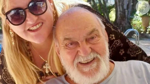 Morre filha de Lima Duarte, Julia Martins, aos 47 anos, e ator ganha consolo na web: ‘Que Deus conforte a todos’