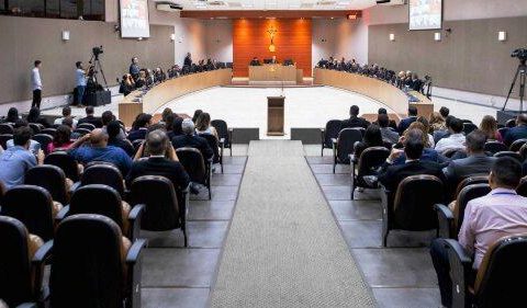 MT:   ANTIGUIDADE E MERECIMENTO:   Tribunal de Justiça promove 6 juízes ao cargo de desembargador