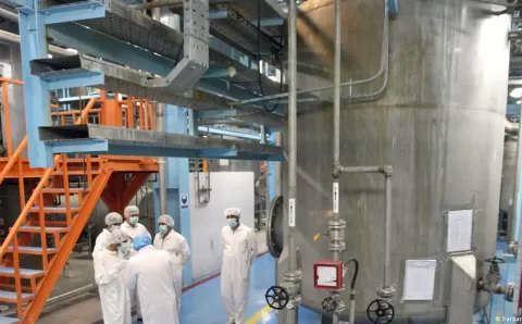 Irã começa construção de novo reator nuclear