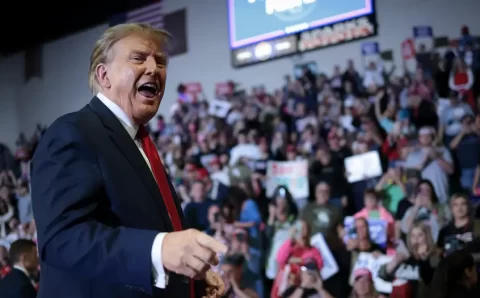 Trump diz que “encorajaria” Rússia a atacar quem deve à Otan