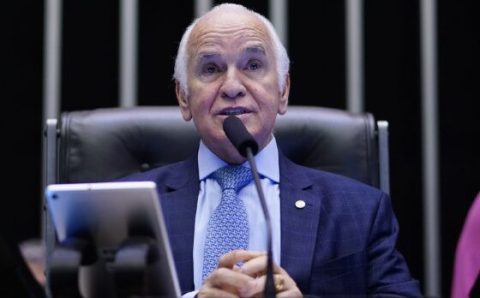 PROJETO DE LEI:   Projeto prevê aplicação de flúor nos dentes de idosos a cada seis meses