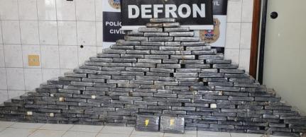 Polícia apreende 215 kg de cocaína em mata na fronteira