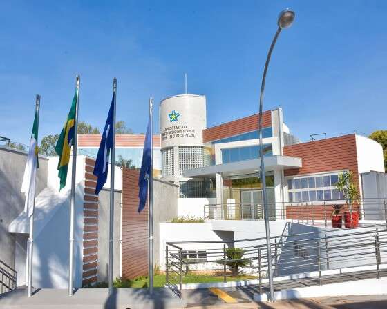 MT:  NOVA DIRETORIA:   Prefeitos de todas as regiões de Mato Grosso integram a nova diretoria da AMM