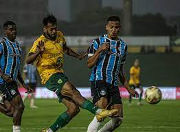 Com reservas, Grêmio empata com Ypiranga e chega ao segundo jogo seguido sem vencer no Gaúcho