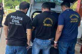 Dono de posto é preso acusado de vender gasolina adulterada