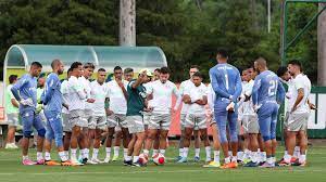 Com treino tático e recreativo, Palmeiras encerra preparação para encarar o Corinthians