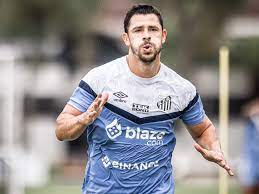 Santos atualiza quadro de lesões do elenco e afirma que atletas ainda não estão “no mesmo nível de trabalho”