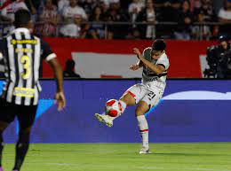 Ganhando espaço no São Paulo, Bobadilla tem maior média de desarmes do Paulistão