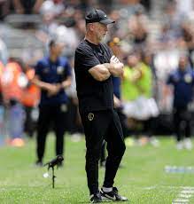 Comissão técnica do Corinthians estuda usar Yuri Alberto e Pedro Raul juntos contra Santos