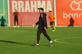 Internacional treina de portões fechados e segue preparação para o Gre-Nal