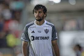 Substituído, Scarpa passará por reavaliação no Atlético-MG