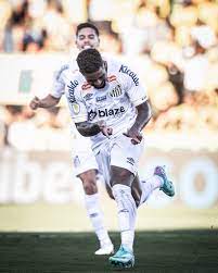 Autor de um dos gols do Santos, Hayner cita gosto amargo em empate e foca no clássico