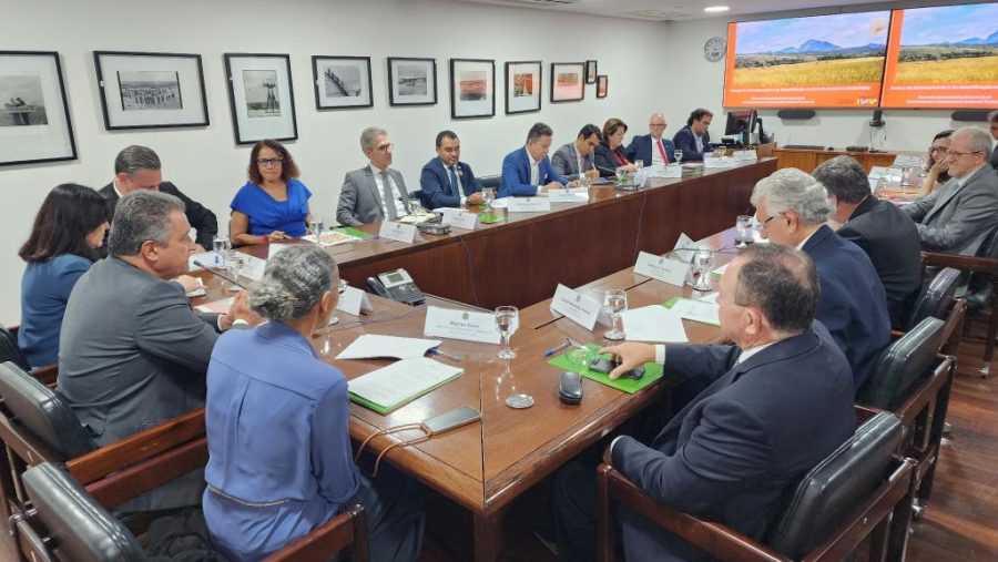 MT: EM BRASÍLIA:   Governador propõe perda de terras para quem desmatar ilegalmente o Cerrado em MT