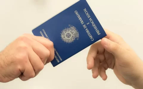 Taxa de desemprego sobe a 7,8% no trimestre encerrado em fevereiro, diz IBGE