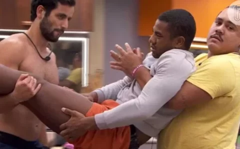 ‘BBB 24’:  Após 15h na Prova do Líder, Davi assusta brothers ao passar mal; baiano grita de dor e é levado ao Confessionário!