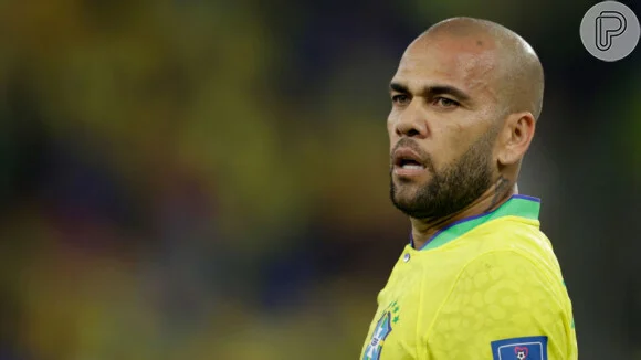 Preso há 14 meses, Daniel Alves paga fiança milionária após cinco dias e aguarda por importante detalhe para deixar a cadeia