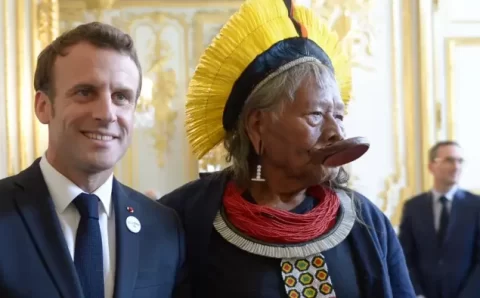 Macron vai condecorar cacique Raoni com a Legião de Honra