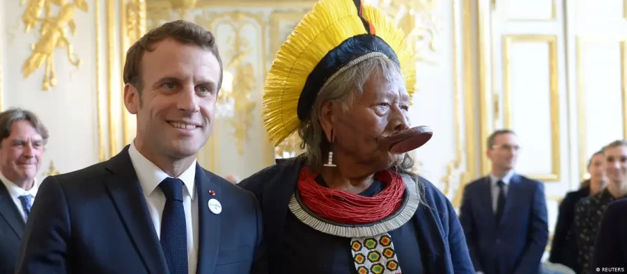 Macron vai condecorar cacique Raoni com a Legião de Honra