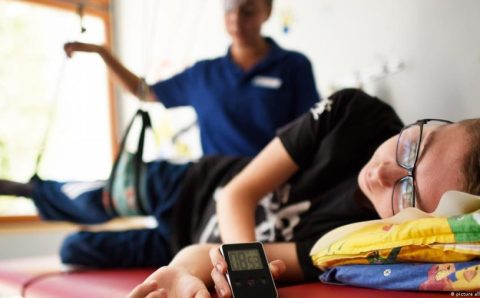 Estudo associa reumatismo a bactérias intestinais