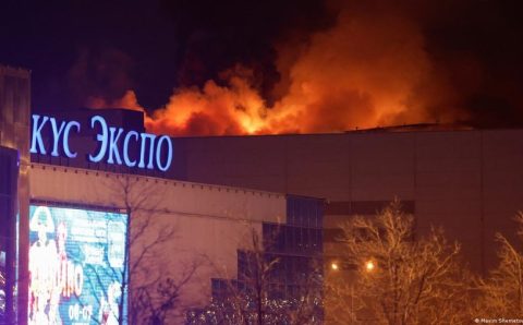 Sala de concertos é alvo de ataque terrorista na Rússia