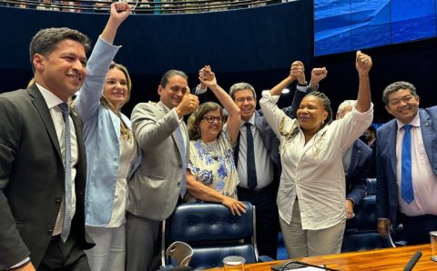 Minc comemora a aprovação do marco regulatório do Sistema Nacional de Cultura