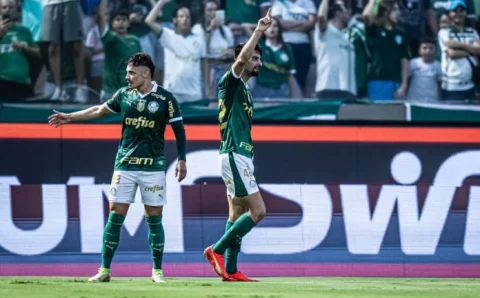 Com hat-trick de Flaco López, Palmeiras goleia a Ponte Preta e avança à semifinal do Paulistão