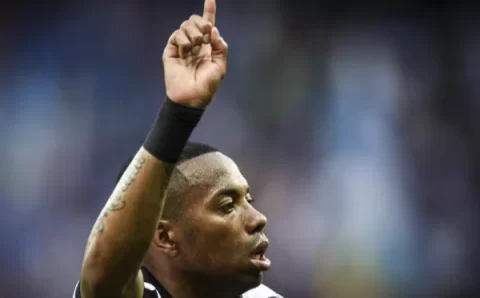 MPF se manifesta a favor de Robinho cumprir pena por estupro no Brasil