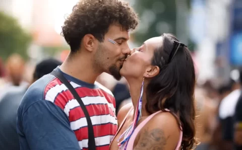 Carnaval está chegando: veja as doenças que podem ser transmitidas pelo beijo