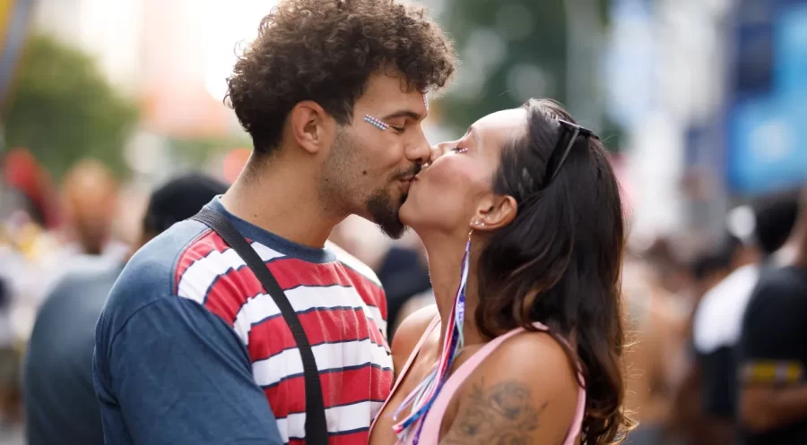 Carnaval está chegando: veja as doenças que podem ser transmitidas pelo beijo