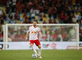 Dirigentes do Flamengo viajam para tentar a contratação de Léo Ortiz