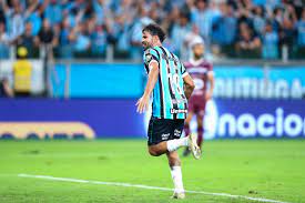 Diego Costa se adapta rápido e tem bom desempenho pelo Grêmio; veja números