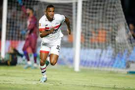 Com outros dois centroavantes no elenco, Juan pode perder espaço no São Paulo na sequência da temporada
