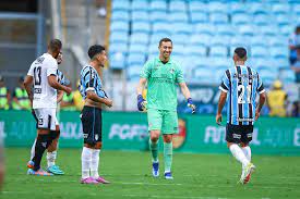 Grêmio confirma lesão muscular do goleiro Marchesín