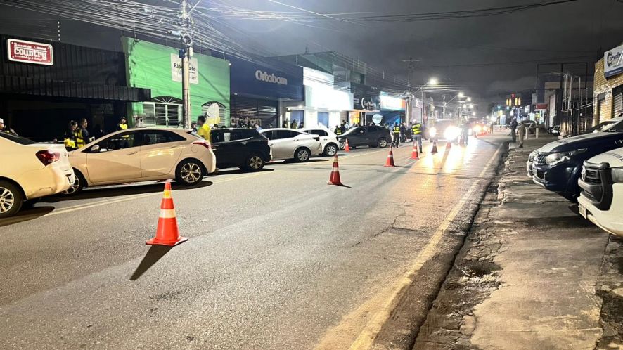 PM prende sete motoristas embriagados em avenida de Cuiabá