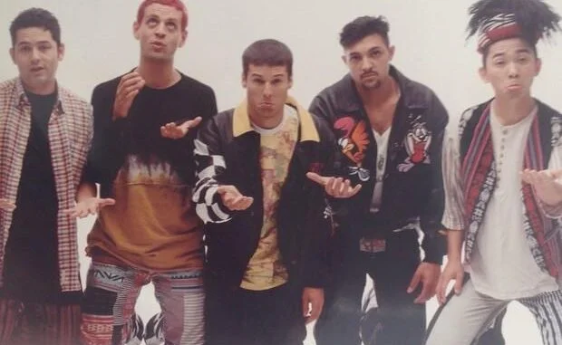 Integrantes da banda Mamonas Assassinas morrem em acidente aéreo no dia 02/03/96