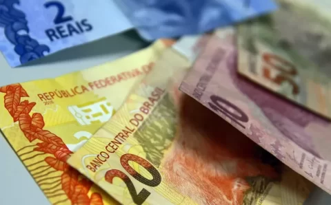 Mercado volta a elevar previsão de crescimento da economia em 2024, aponta