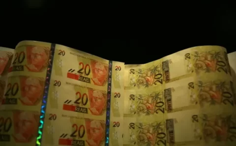 Brasil volta ao grupo das 10 maiores economias do mundo após alta do PIB