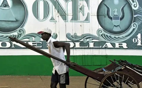 Alta do dólar inquieta economias, e não só as emergentes