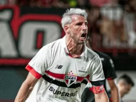São Paulo faz 3 a 0 no Atlético-GO com golaço de Calleri e Zubeldía de olho