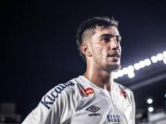 FUTEBOL:  Pedrinho sente dores no púbis e desfalca o Santos para o confronto com o Avaí