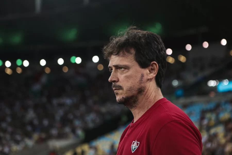 Diniz analisa gols sofridos pelo Fluminense: “Um monte de coisa errada que a gente fez”