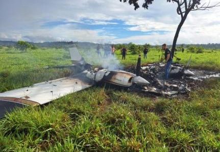 Piloto e passageiro de avião interceptado pela FAB são presos ao sequestrar ambulância
